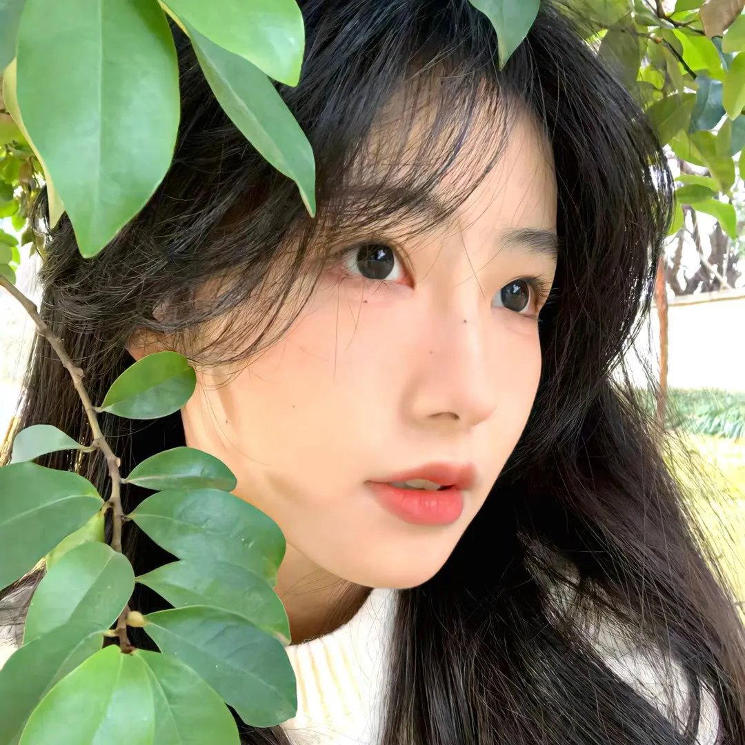 蒙娜丽莎与血月亮
